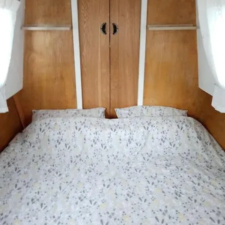 Cosy, Quirky, Tranquil, Secluded Boat * Bell Busk
