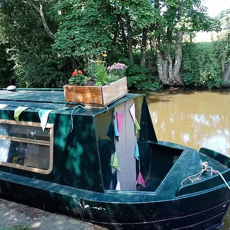 Cosy, Quirky, Tranquil, Secluded Boat *