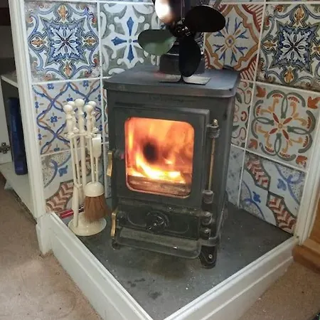 Cosy, Quirky, Tranquil, Secluded Boat