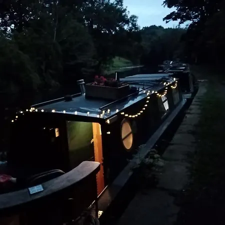 Cosy, Quirky, Tranquil, Secluded Boat Botel *