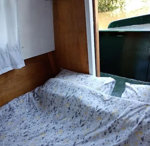 Båthotell Cosy, Quirky, Tranquil, Secluded Boat