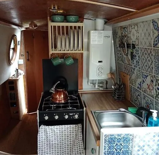 Båthotell Cosy, Quirky, Tranquil, Secluded Boat Bell Busk