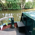 Cosy, Quirky, Tranquil, Secluded Boat