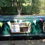 Hotel en barco Cosy, Quirky, Tranquil, Secluded Boat