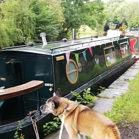 Cosy, Quirky, Tranquil, Secluded Boat Botel