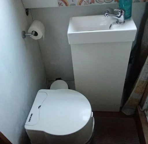 Cosy, Quirky, Tranquil, Secluded Boat * Bell Busk