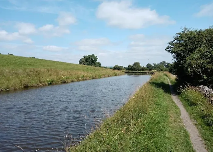 Botel Cosy, Quirky, Tranquil, Secluded Boat