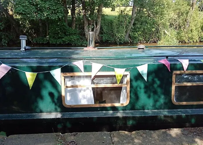 Botel Cosy, Quirky, Tranquil, Secluded Boat