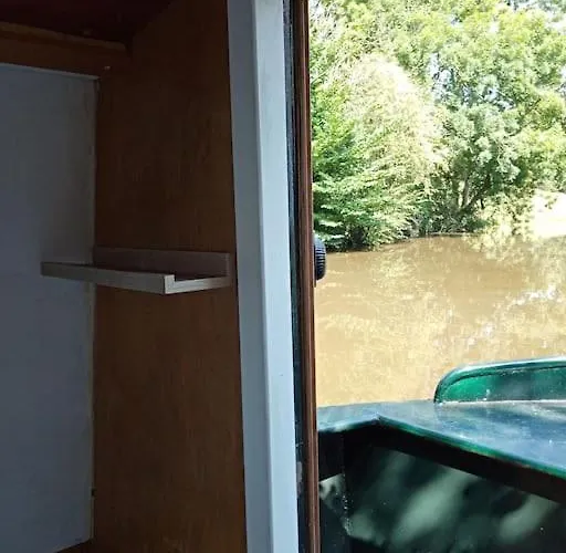 Botel Cosy, Quirky, Tranquil, Secluded Boat *